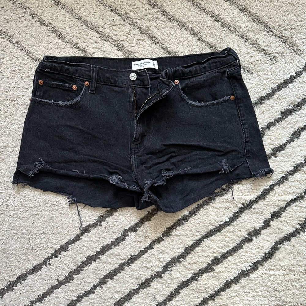 Abercrombie and Fitch 31/12 The Mom Short black denim shorts
